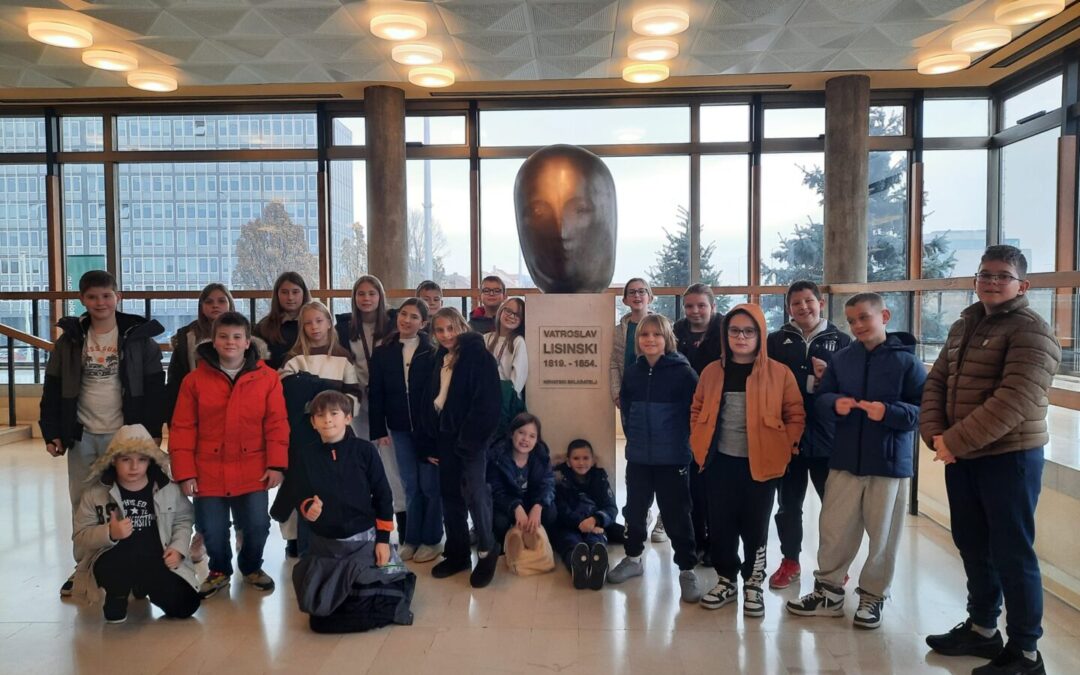 ŠKOLSKI SAT S LADOM