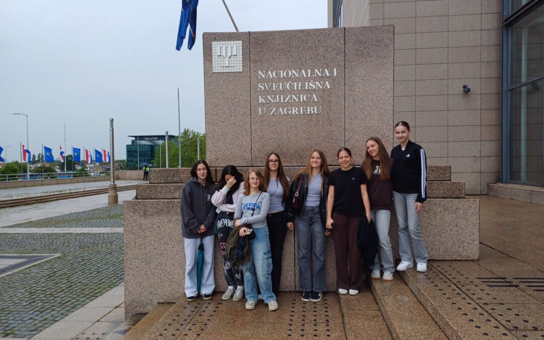 Novinarska grupa u posjetu Nacionalnoj i sveučilišnoj knjižnici